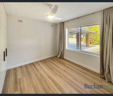 Magnificent unit in Kensington! - Photo 2