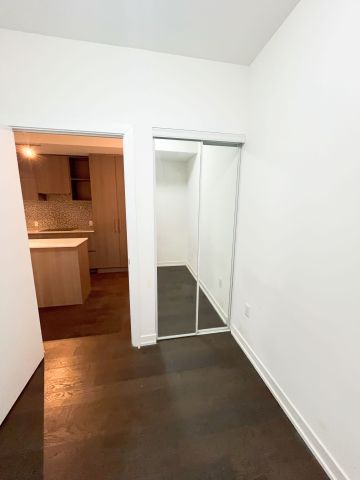 For Lease - 1 Yorkvile Avenue Unit# 3712, Toronto, Ontario - Photo 4