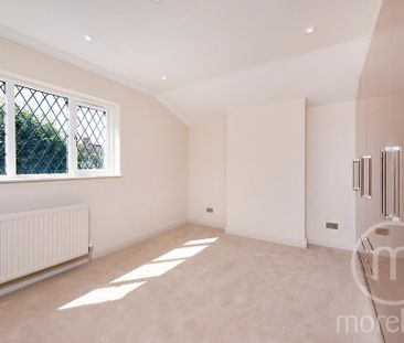4 bedroom semi-detached house to rent - Photo 6