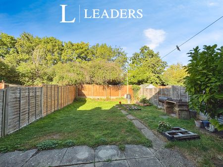 3 bedroom house to rent Brays Mead, Harlow, CM18 - Photo 3