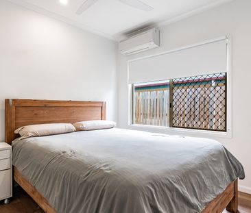 CONTEMPORARY FAMILY LIVING IN PEACEFUL CUL-DE-SAC - Photo 5