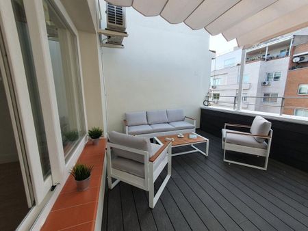 2 bedroom luxury penthouse for rent in Madrid, Autonomous Region of Madrid - Photo 3