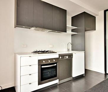 Register to View- Modern 1 bedroom apartment in a Vibrant location. - Photo 3