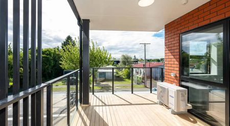 New Self Contained Apartment! - Photo 2