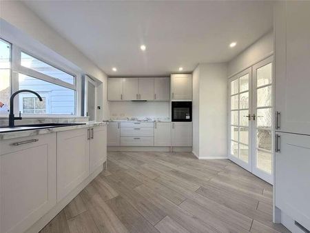 High Ridge, Cuffley, Potters Bar, Hertfordshire, EN6 - Photo 4