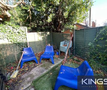 6 bedroom semi-detached house to rent - Photo 1