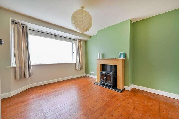 Connell Crescent, Ealing, W5 - Photo 1