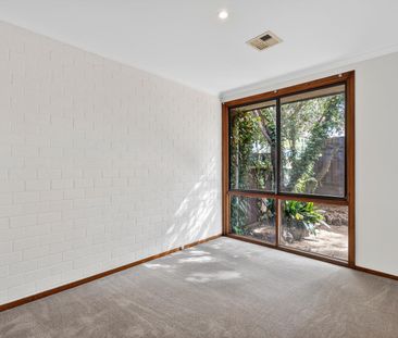 32 Sulman Place, Phillip ACT 2606 - House For Rent | Domain - Photo 2