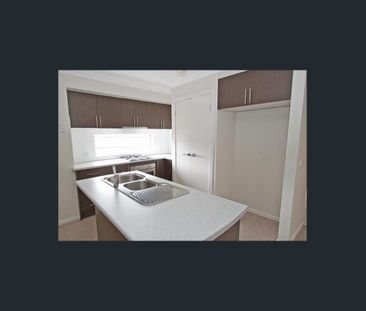 7 Light Fingers Street, Kurunjang, Vic 3337 - Photo 2