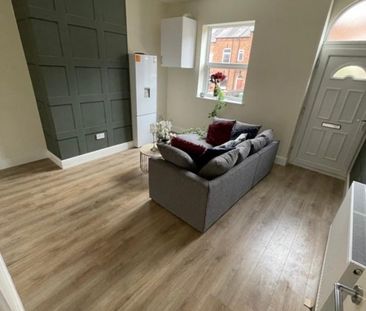Room in a Shared House, Barton Terrace, LS11 - Photo 2