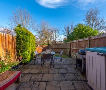 Picton Close, Camberley, Surrey, GU15 - Photo 3