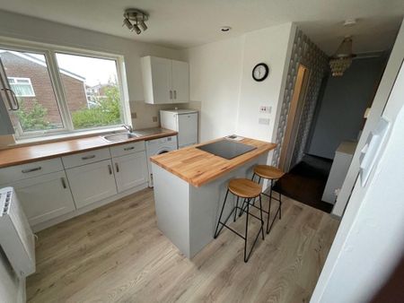 2 bed upper flat to rent in NE24 - Photo 2