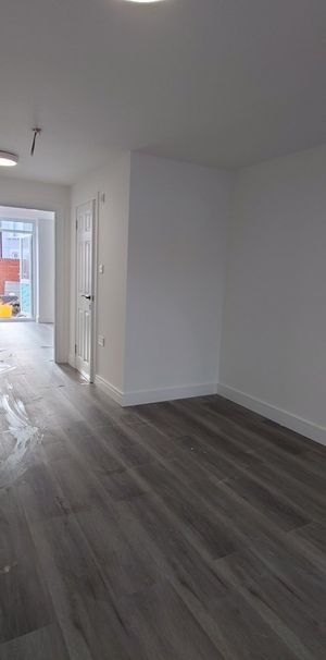 1 Bed Flat, Swindon Close, IG3 - Photo 1