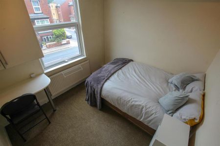3 bedroom terraced house to rent - Photo 3
