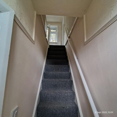 3 bedroom semi-detached house to rent - Photo 2