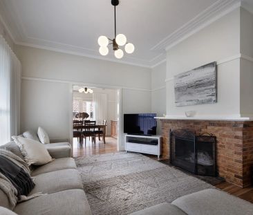 Elegant family living in prestigious East Bendigo locale. - Photo 1