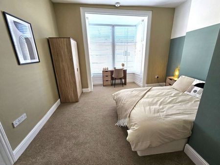 Scarborough Street Room 10 - Photo 4