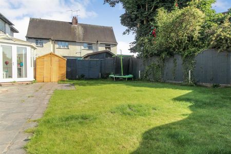 5 bedroom semi-detached house to rent - Photo 2