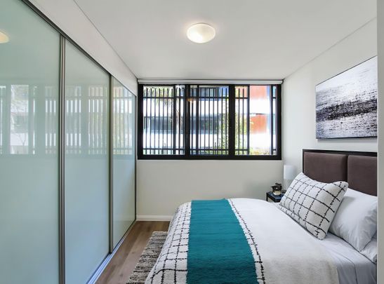 Newly Renovated 2-Bedroom Apartment - Photo 1