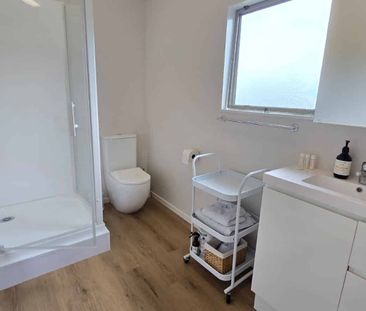 Idyllic location, furnished 1 bedroom unit - Photo 5