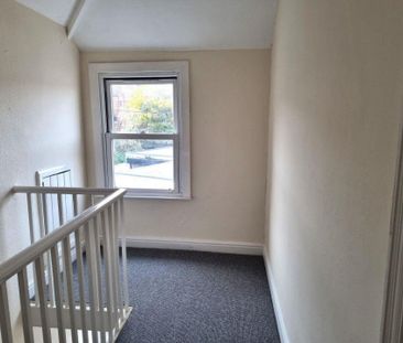 1 bedroom Duplex to rent - Photo 2