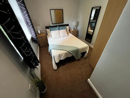 2 bedroom flat to rent - Photo 3