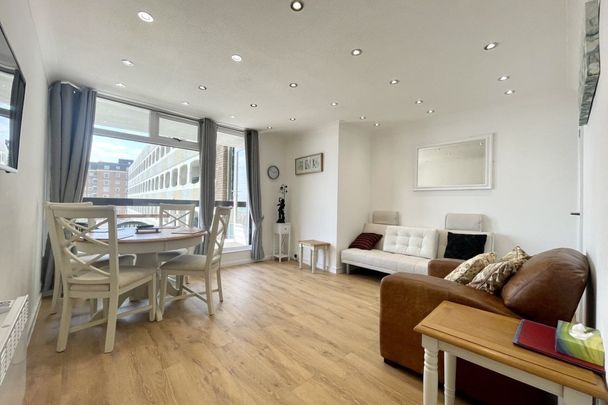 Marine Parade, WORTHING - Photo 1