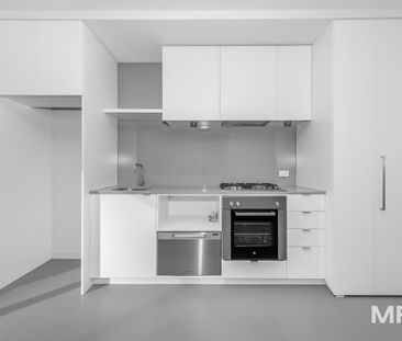 Warm home in the heart of Box Hill - Photo 1
