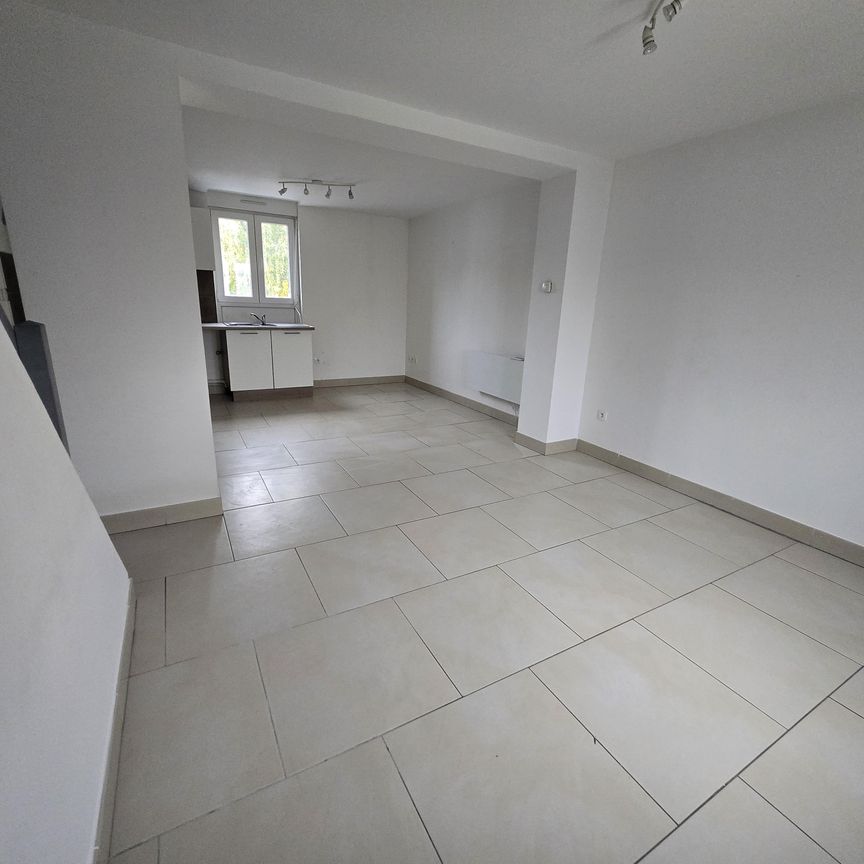 Location Appartement 65m² ST SAULVE 59880 - Photo 1