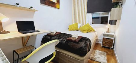 Carrer de las Navas de Tolosa, Barcelona, Catalonia 08027 - Photo 3