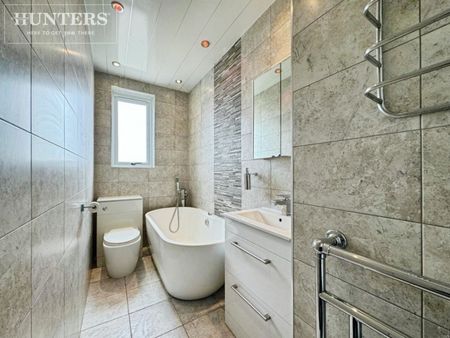 3 bedroom House To Let - Photo 5