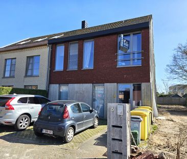 Studio met badkamer, keuken en terras. - Photo 5