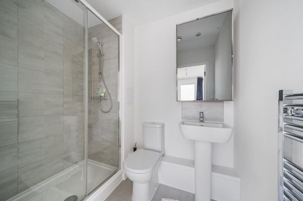 St. Johns Road, NEW MALDEN - Photo 1