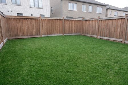 For Lease - 20 Conarty Crescent, Whitby, Ontario - Photo 5