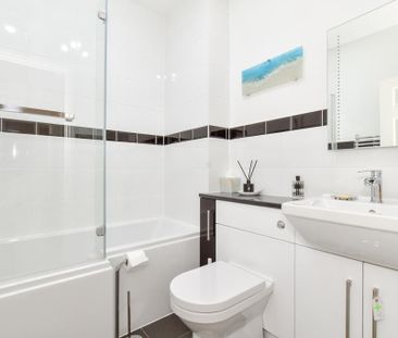 2 bedroom flat to rent - Photo 6
