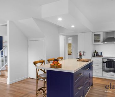Renovated Townhouse with Private Courtyard in the Heart of Taringa - Photo 5