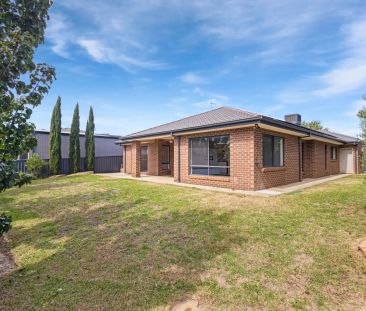 Generous Family Living in Prime Strathfieldsaye Location - Photo 3