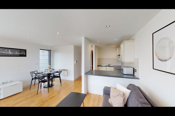 3 Bed Flat, Jugglers Yard, L3 - Photo 1