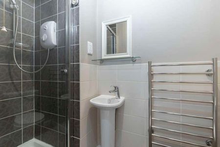 St Georges Terrace, Cheltenham, GL50 - Photo 2