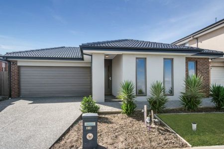 24 Ravenhurst Circuit, Cranbourne North - Photo 3