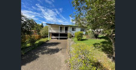 Classic and Spacious home! - Photo 4