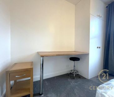 4 bedroom apartment to rent - Photo 3