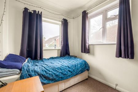 2 bedroom semi-detached bungalow to rent - Photo 4