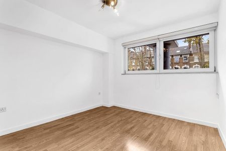 2 bedroom maisonette to rent - Photo 4