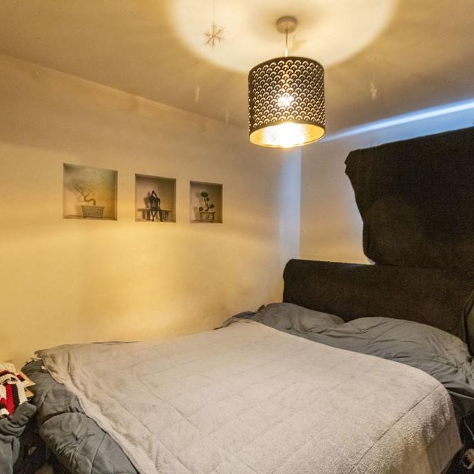2 bedroom ground floor flat to rent - Photo 1