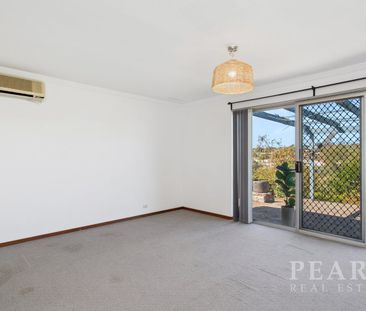 Vibrant Living in Prime Location! - Photo 3