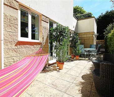 2 bed flat to rent in Bessborough Road, Poole, BH13 - Photo 1