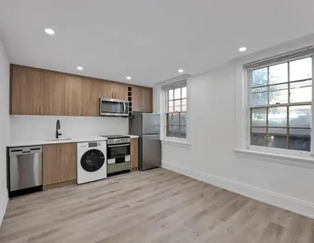 917 St. Clair Avenue West | 917 St Clair Ave West, Toronto - Photo 1