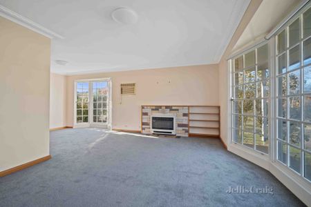 19 Lavinia Drive, Ballarat North - Photo 3