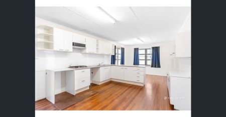 Rural living but only looking after a house block. - Photo 2